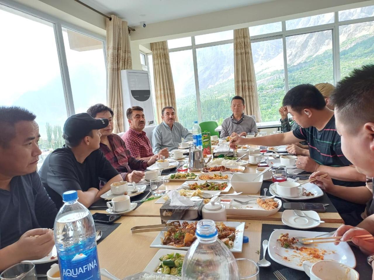 Hilltop Hotel, Hunza Karimabad  Екстериор снимка