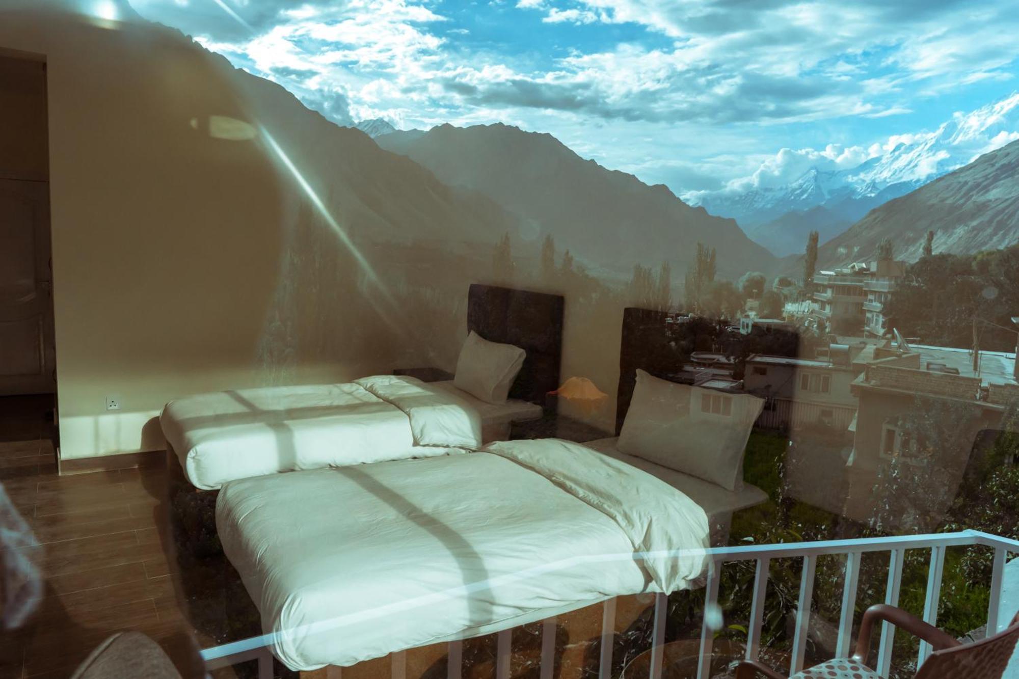 Hilltop Hotel, Hunza Karimabad  Екстериор снимка
