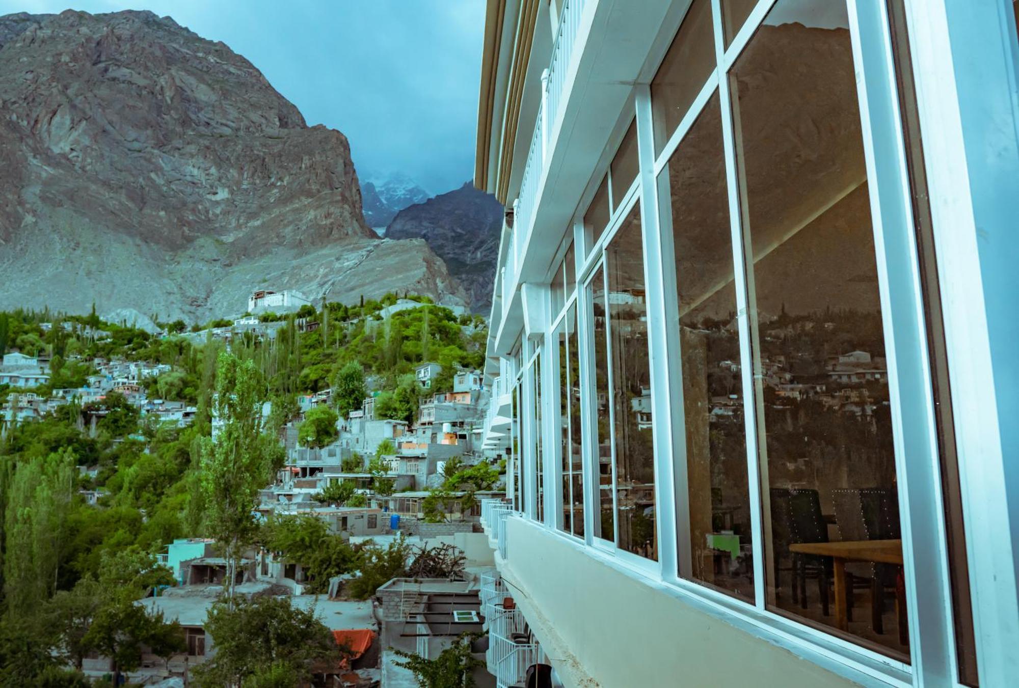 Hilltop Hotel, Hunza Karimabad  Екстериор снимка